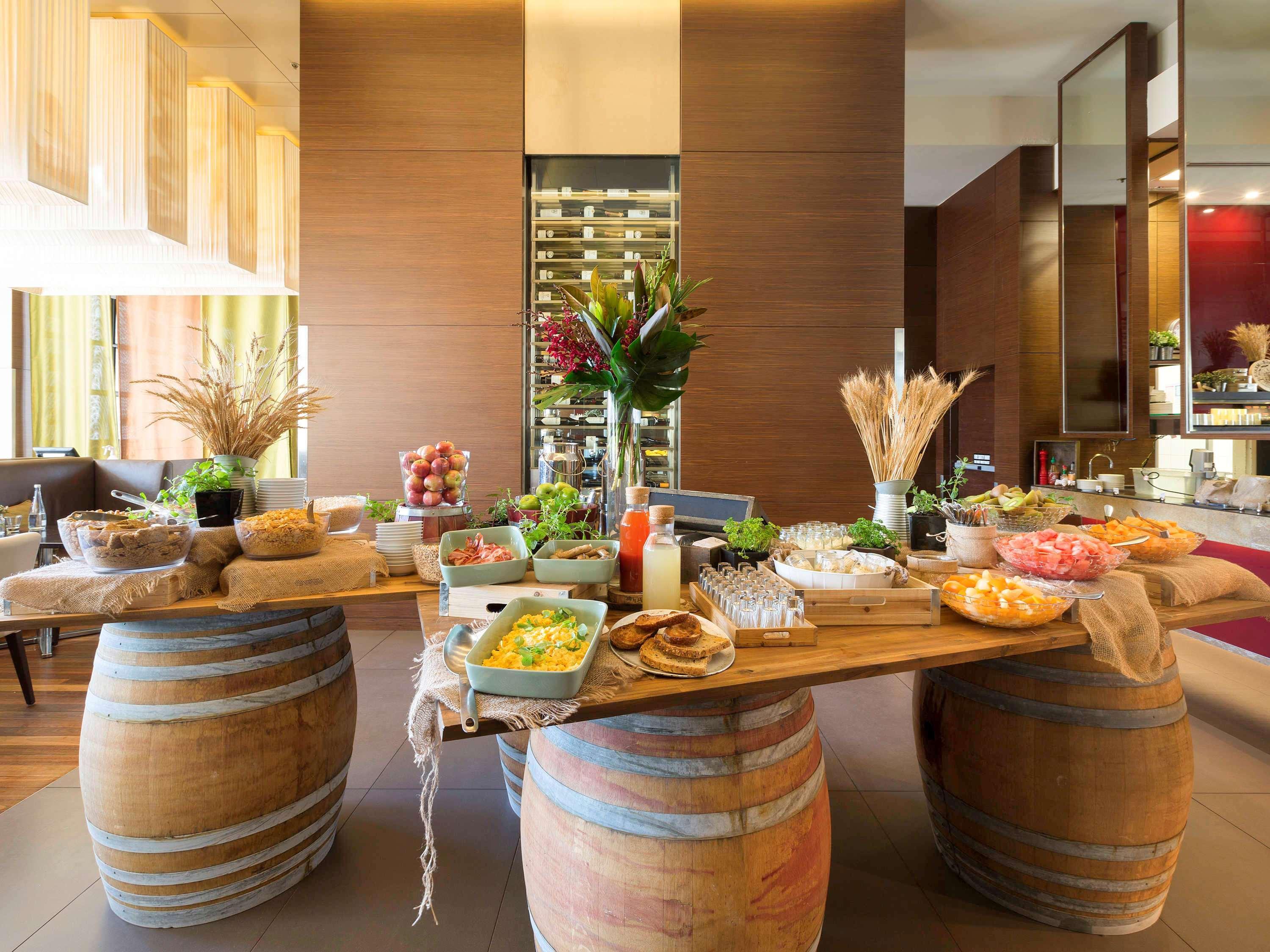 Pullman Sydney Olympic Park Hotel Bagian luar foto The Wine Bar