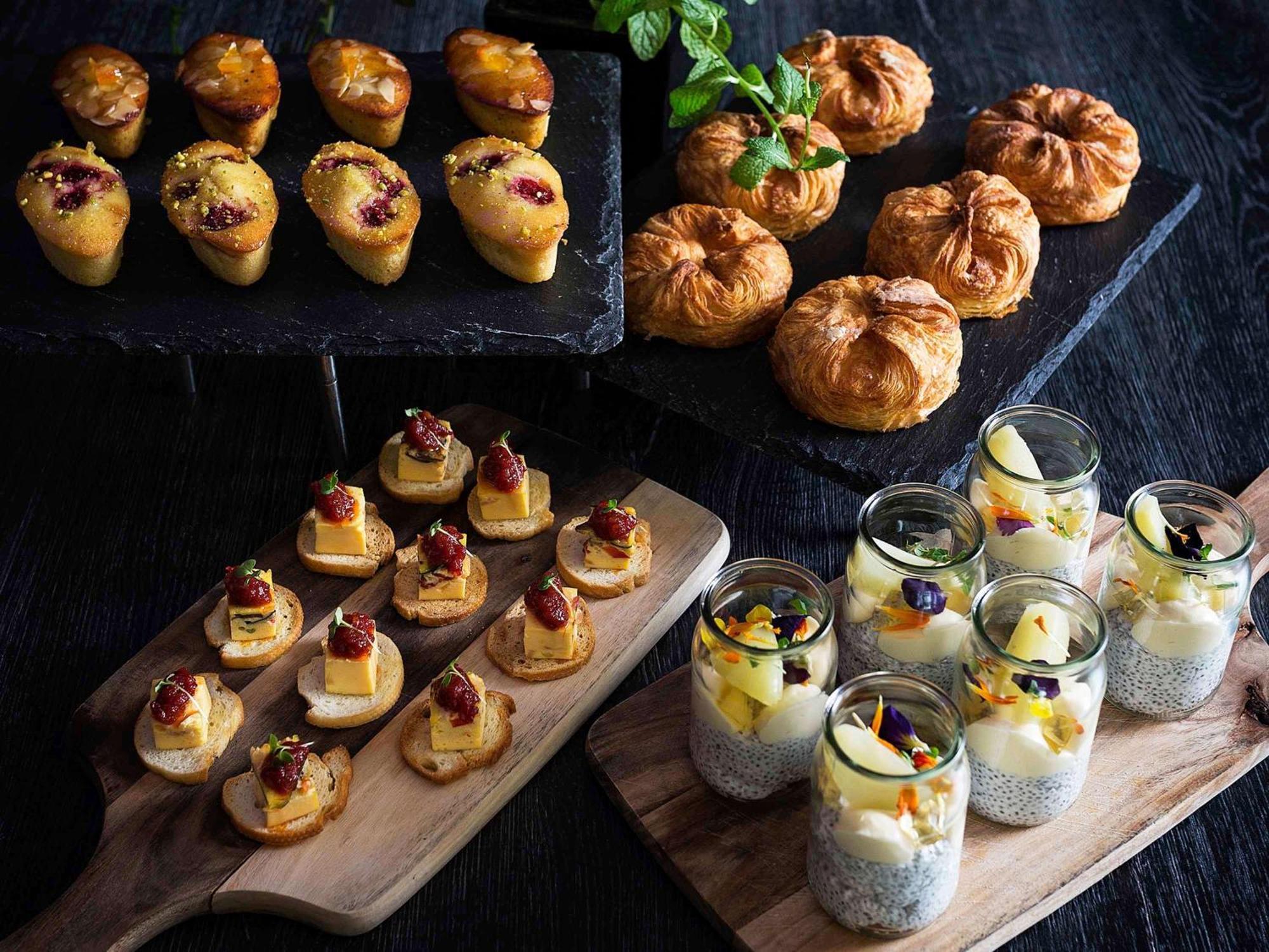 Pullman Sydney Olympic Park Hotel Bagian luar foto Canapés