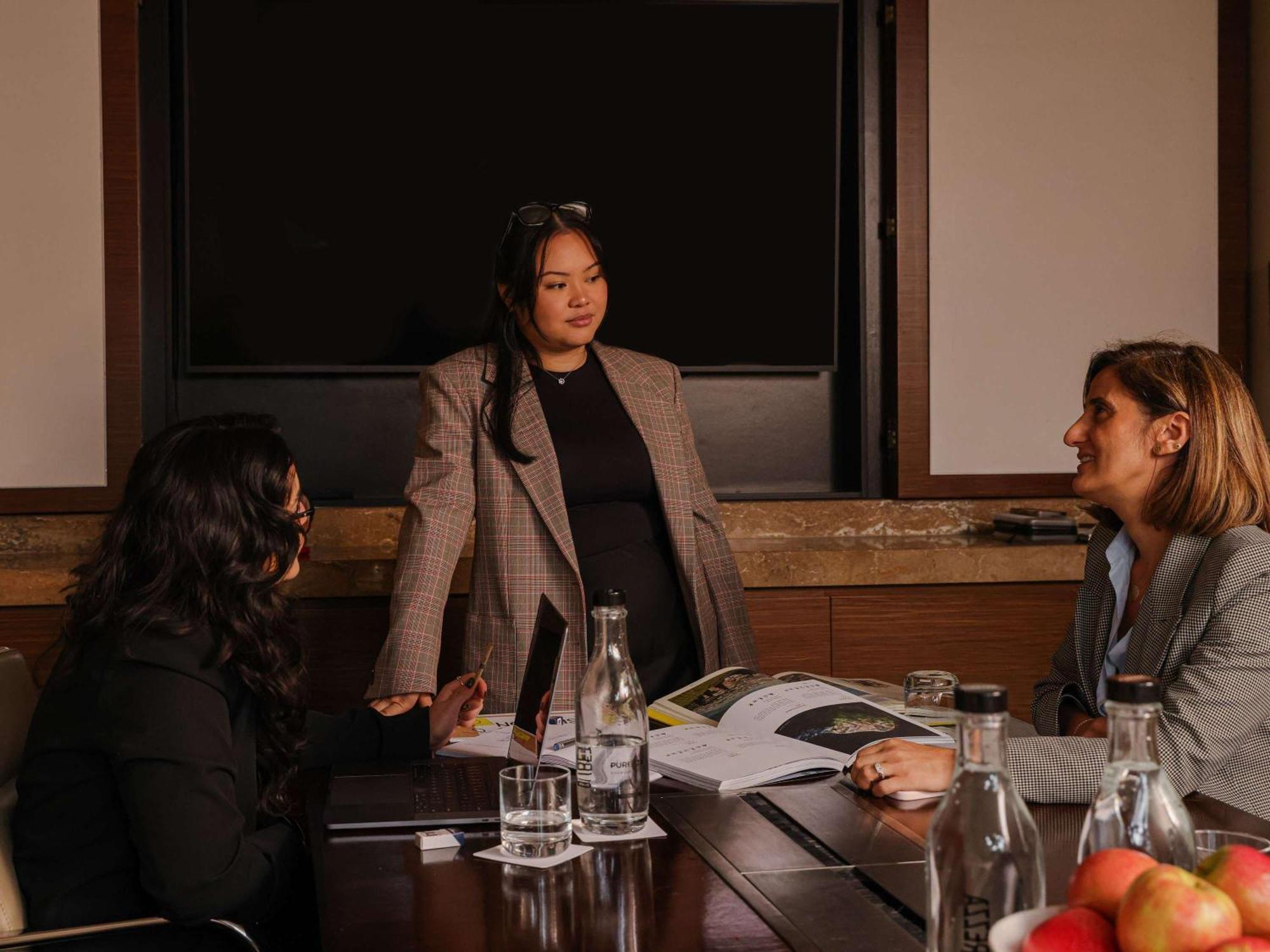 Pullman Sydney Olympic Park Hotel Bagian luar foto A meeting in progress
