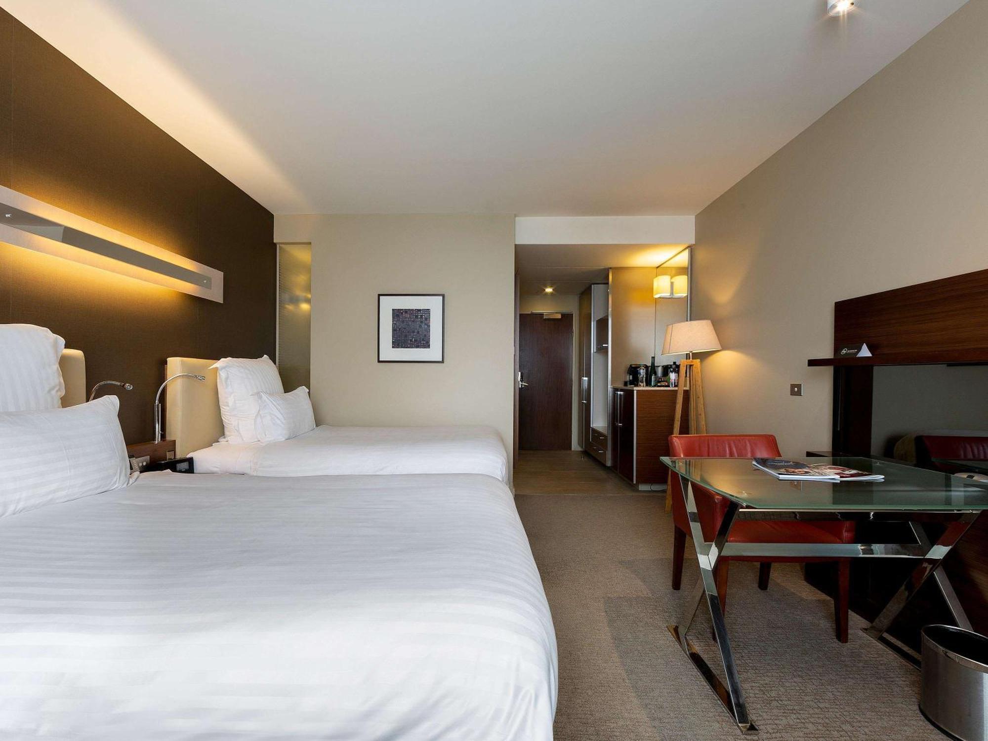 Pullman Sydney Olympic Park Hotel Bagian luar foto