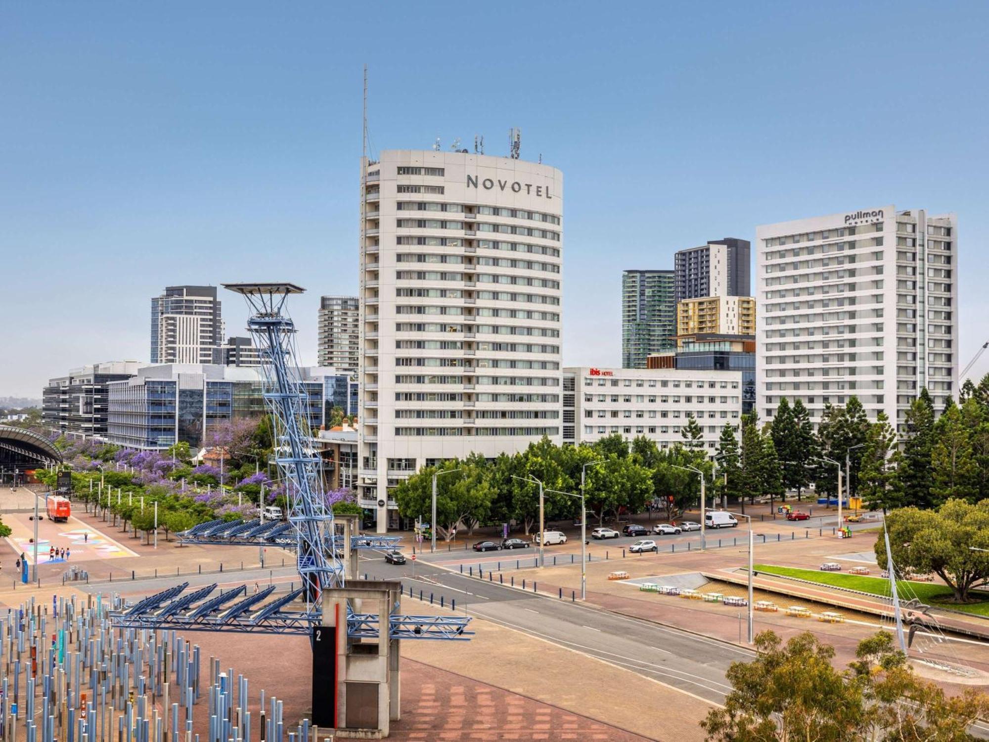 Pullman Sydney Olympic Park Hotel Bagian luar foto